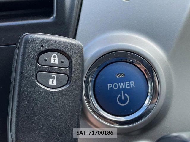 Toyota PRIUS ALPHA 2013-10 8881697-4