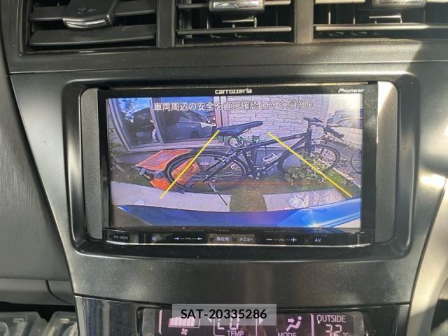 Toyota PRIUS ALPHA 2011-11 8881710-20