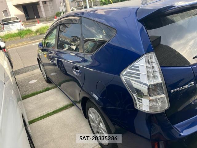 Toyota PRIUS ALPHA 2011-11 8881710-3