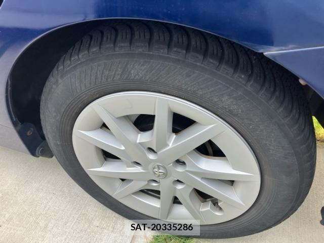 Toyota PRIUS ALPHA 2011-11 8881710-8