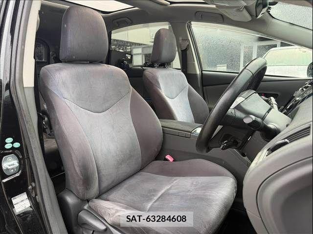 Toyota PRIUS ALPHA 2011-09 8881699-12