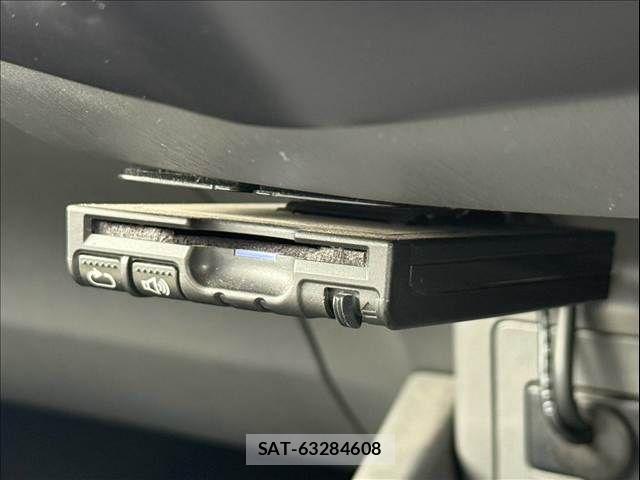 Toyota PRIUS ALPHA 2011-09 8881699-19
