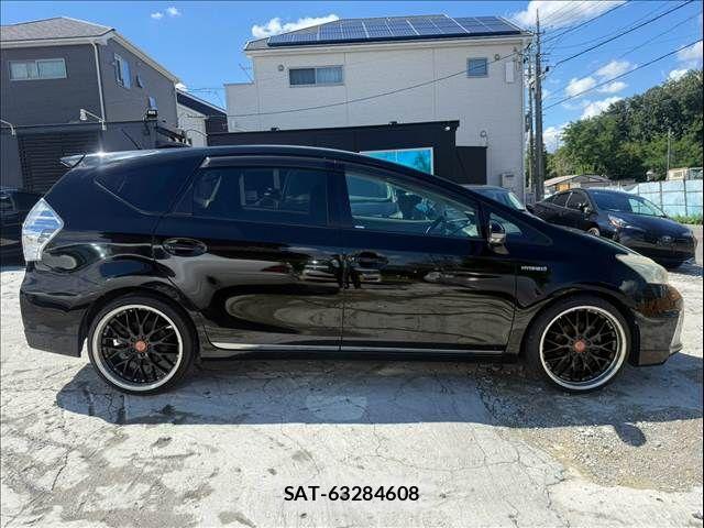 Toyota PRIUS ALPHA 2011-09 8881699-6