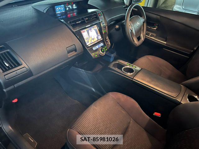 Toyota PRIUS ALPHA 2015-06 8881693-12