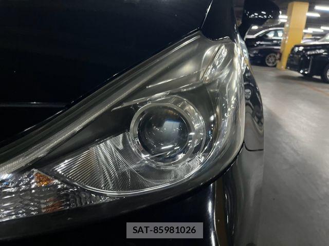 Toyota PRIUS ALPHA 2015-06 8881693-18