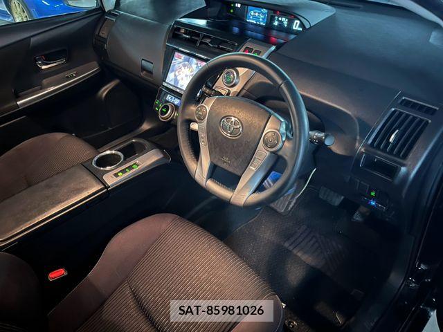 Toyota PRIUS ALPHA 2015-06 8881693-1