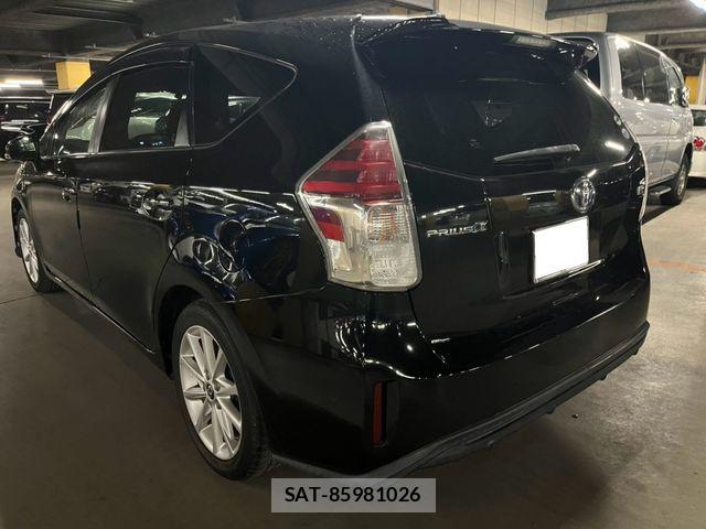 Toyota PRIUS ALPHA 2015-06 8881693-2