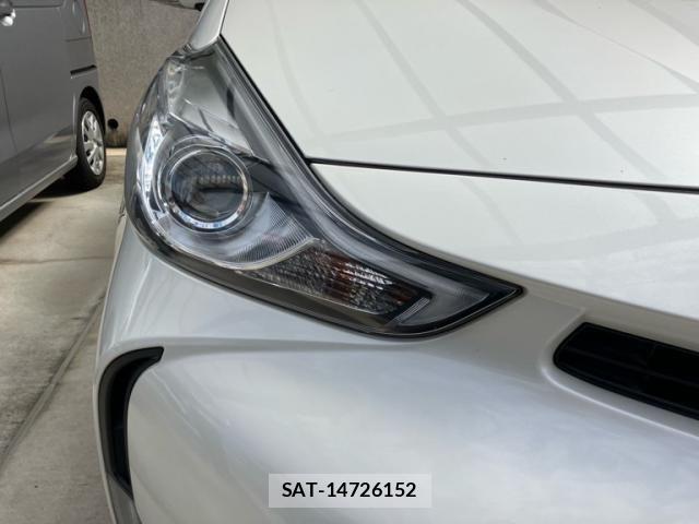 Toyota PRIUS ALPHA 2016-03 8884220-2