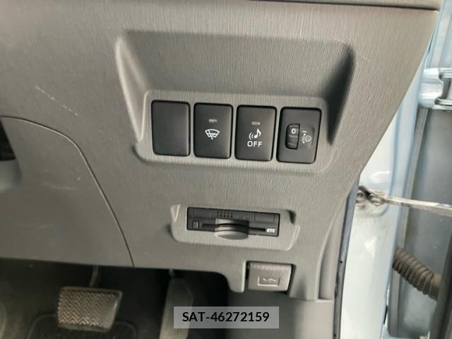 Toyota PRIUS ALPHA 2012-09 8884221-12