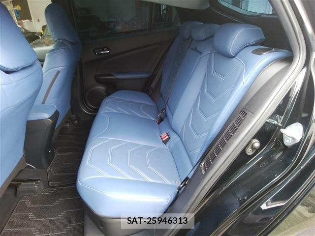 Toyota PRIUS PHV 2020-11 821708-13