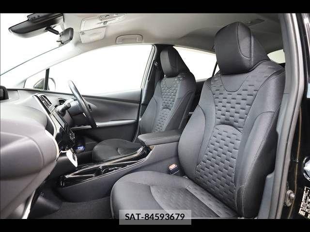 Toyota PRIUS PHV 2017-05 1208222-17