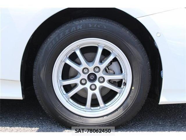 Toyota PRIUS PHV 2017-05 1213132-12
