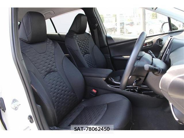 Toyota PRIUS PHV 2017-05 1213132-13