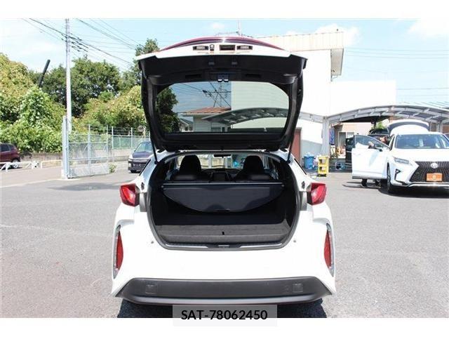 Toyota PRIUS PHV 2017-05 1213132-17