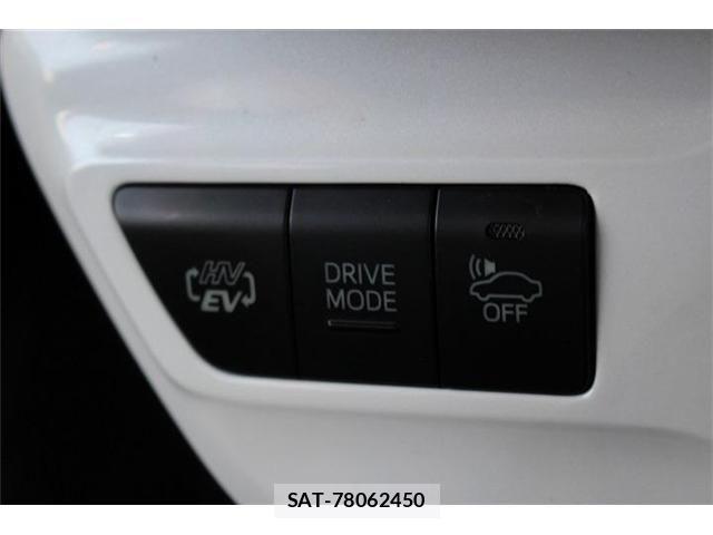 Toyota PRIUS PHV 2017-05 1213132-29