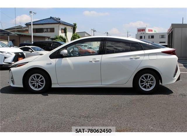Toyota PRIUS PHV 2017-05 1213132-8