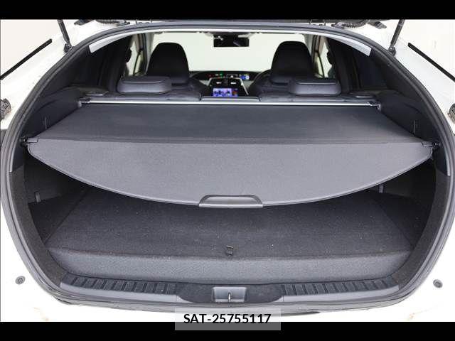 Toyota PRIUS PHV 2018-03 1314841-19