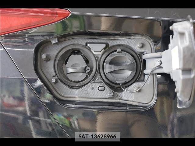 Toyota PRIUS PHV 2017-08 1314840-9
