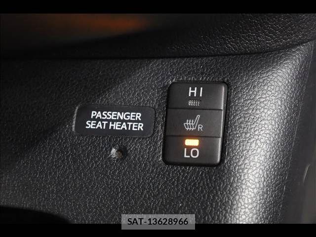 Toyota PRIUS PHV 2017-08 1314840-14