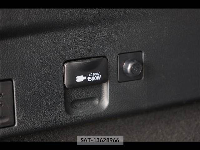 Toyota PRIUS PHV 2017-08 1314840-16