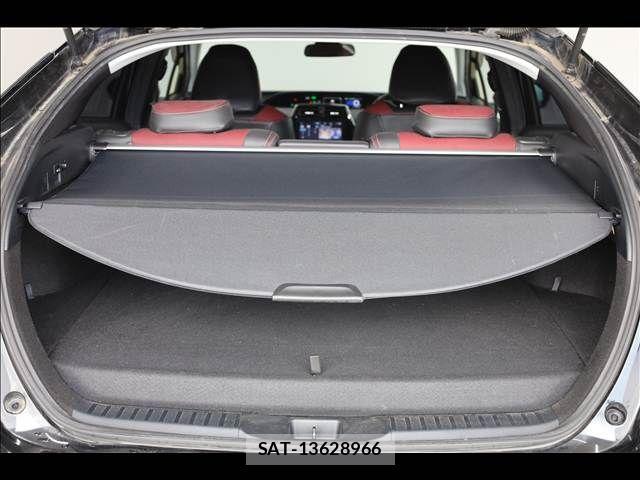 Toyota PRIUS PHV 2017-08 1314840-19