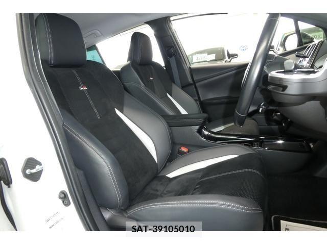 Toyota PRIUS PHV 2019-10 1323001-3