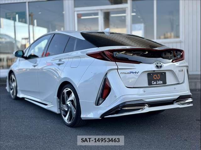 Toyota PRIUS PHV 2019-11 1381605-3