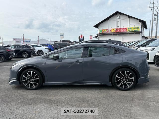 Toyota PRIUS PHV 2023-09 1405381-2
