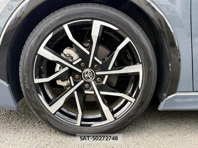 Toyota PRIUS PHV 2023-09 1405381-3