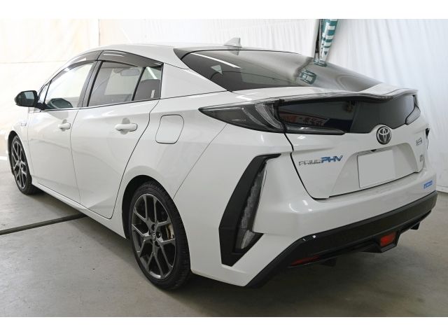 Toyota PRIUS PHV 2019-03 1548840-2