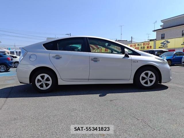 Toyota PRIUS PHV 2012-11 1587039-9