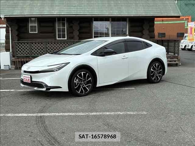 Toyota PRIUS PHV 2023-04 1587034-0
