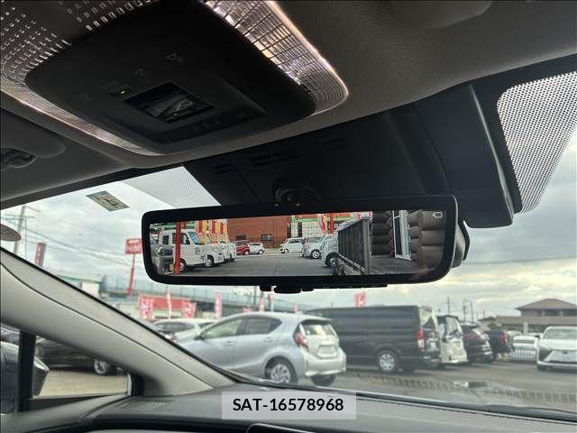 Toyota PRIUS PHV 2023-04 1587034-11