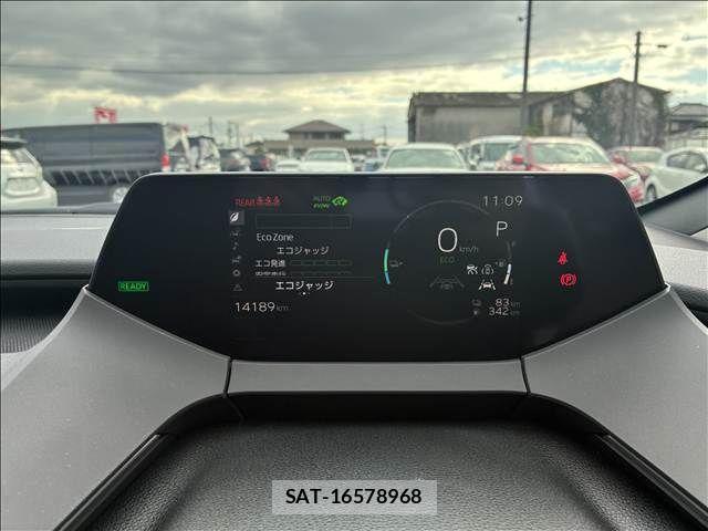 Toyota PRIUS PHV 2023-04 1587034-12