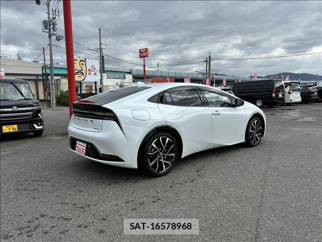 Toyota PRIUS PHV 2023-04 1587034-13