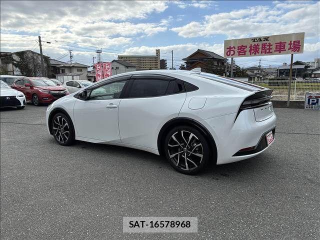Toyota PRIUS PHV 2023-04 1587034-2