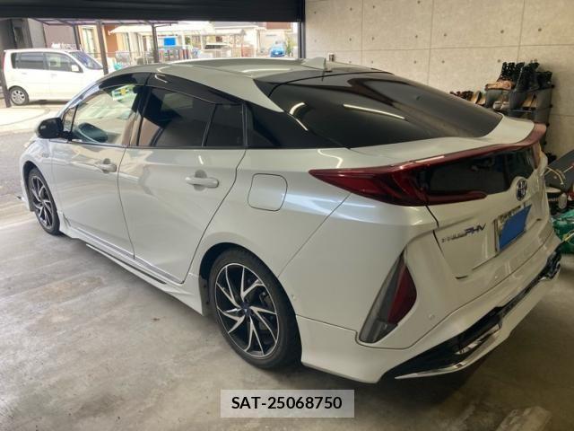 Toyota PRIUS PHV 2021-08 2084848-5