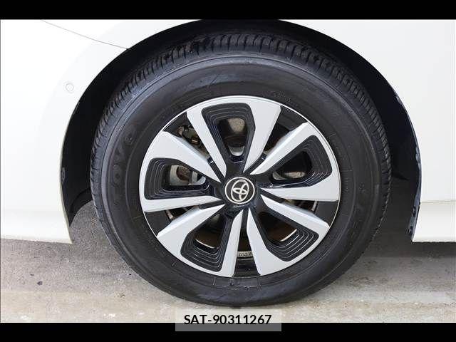 Toyota PRIUS PHV 2019-08 2674706-13