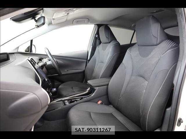 Toyota PRIUS PHV 2019-08 2674706-17
