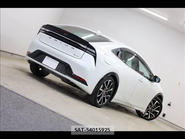 Toyota PRIUS PHV 2023-09 2674676-11
