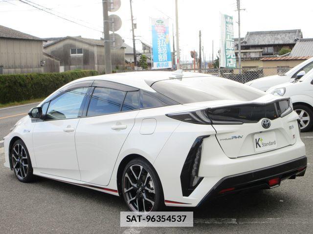 Toyota PRIUS PHV 2017-10 2730006-7