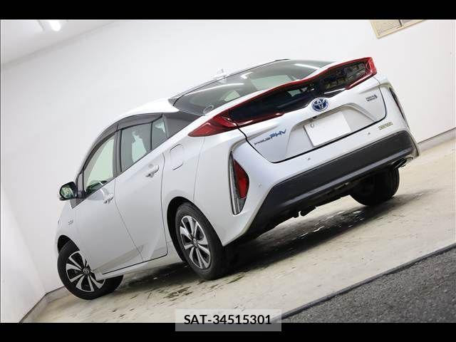 Toyota PRIUS PHV 2019-12 3909099-10