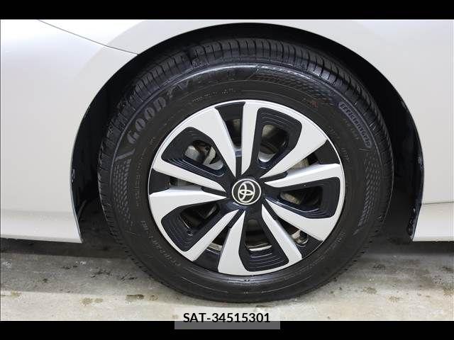 Toyota PRIUS PHV 2019-12 3909099-13
