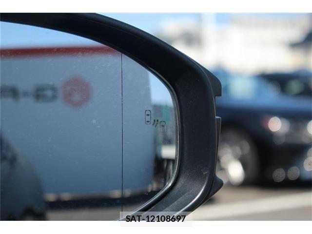 Toyota PRIUS PHV 2023-07 4599963-3