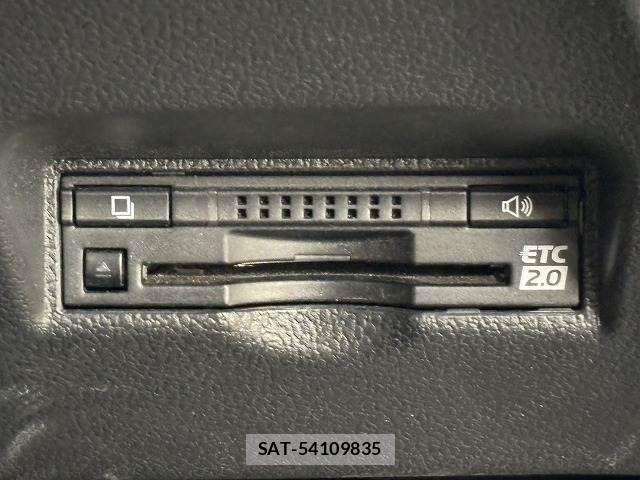 Toyota PRIUS PHV 2018-12 4757143-10