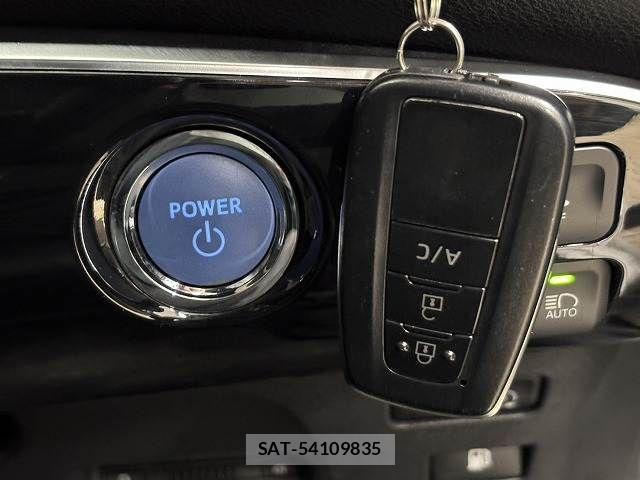 Toyota PRIUS PHV 2018-12 4757143-11