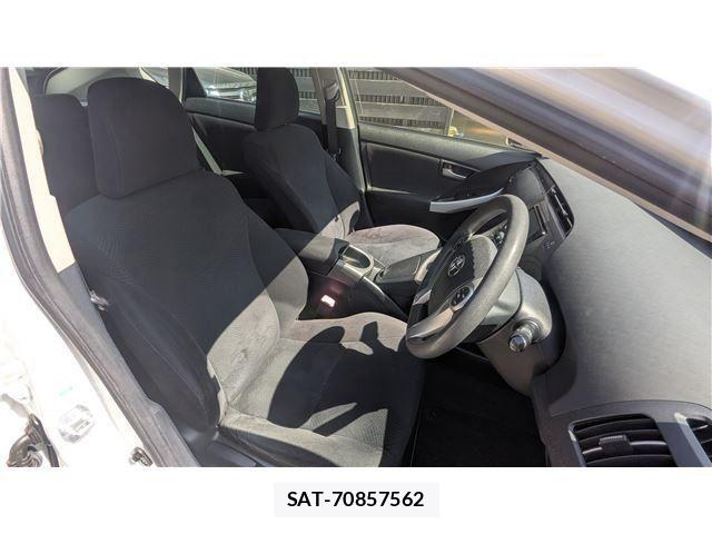 Toyota PRIUS PHV 2012-03 4757151-13