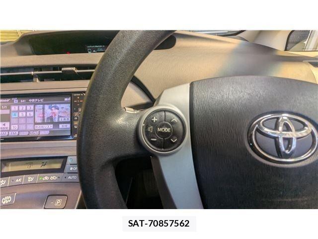 Toyota PRIUS PHV 2012-03 4757151-17