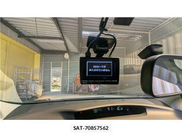 Toyota PRIUS PHV 2012-03 4757151-26