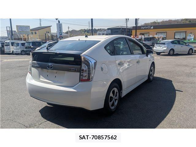 Toyota PRIUS PHV 2012-03 4757151-5